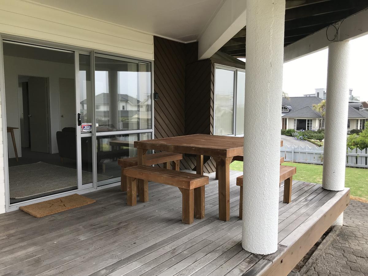 Апартаменты Unit By The Beach Маунт-Маунгани Экстерьер фото